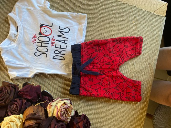 Ensemble Kiabi 1 mois - photo numéro 3