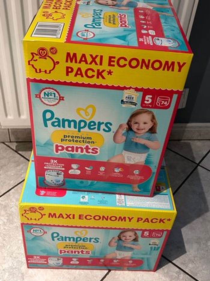 Lot couches Pampers Pants