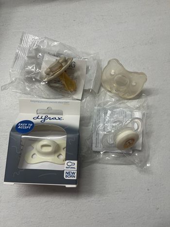 Lot tétines nouveau né 