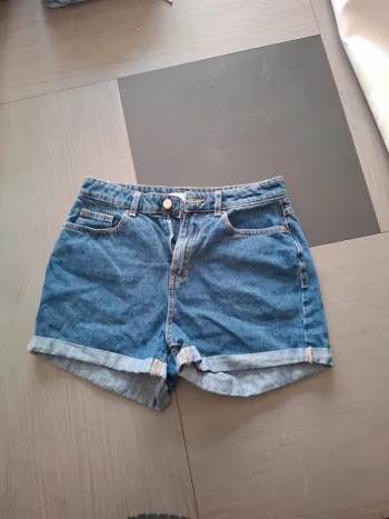 Short jeans