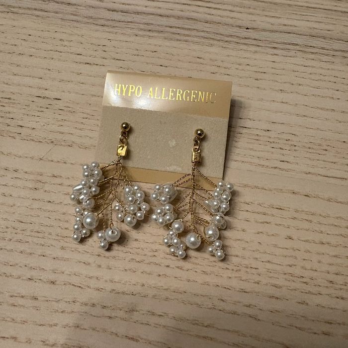 Boucles d’oreilles dorées & blanches 🌿