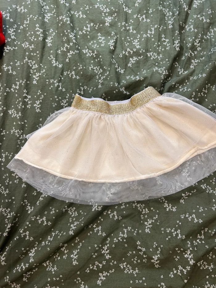 Jupe dorée et crème