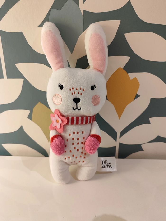 Doudou peluche lapin dpam