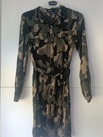 Robe fluide militaire