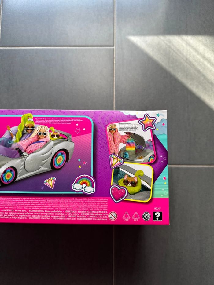 Barbie Extra Cabriolet argenté, Voiture pour poupée, 2 Places, Intérieur Rose - photo numéro 3