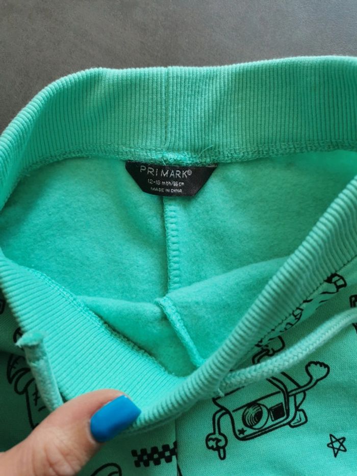 Pantalon de jogging état neuf Primark 12-18 mois - photo numéro 3