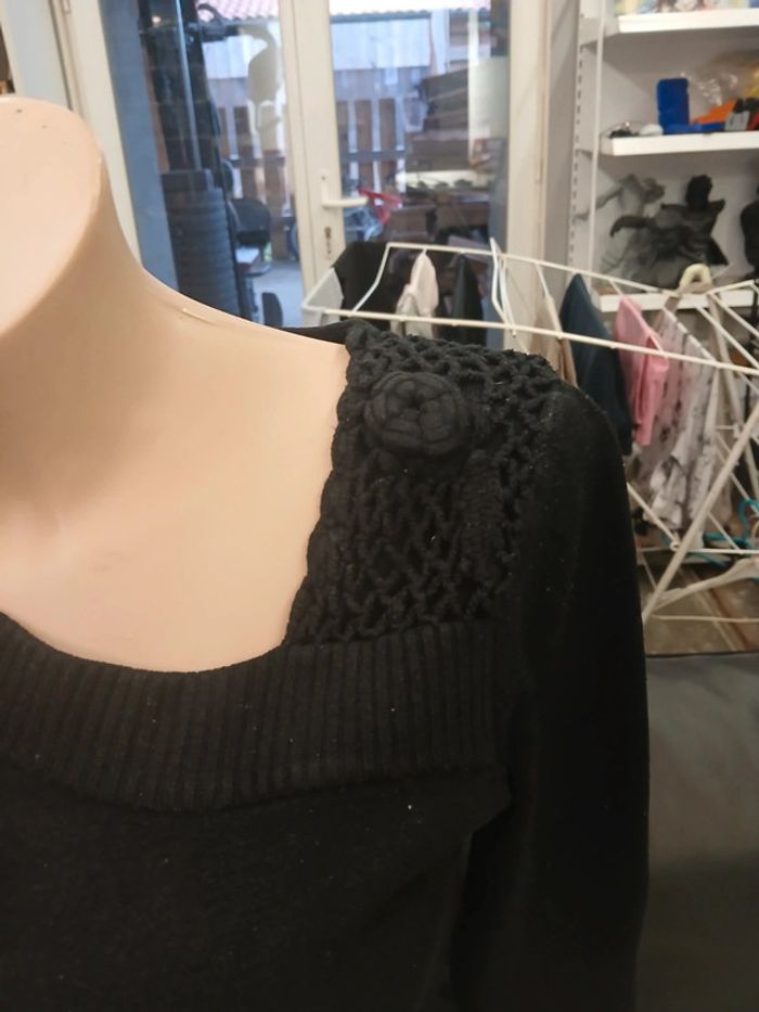 Pull noir - photo numéro 2