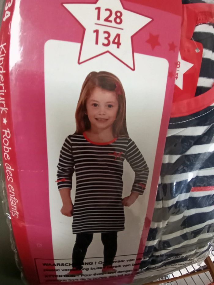 Robe fille marinière manches longues 128/134 neuve - photo numéro 2