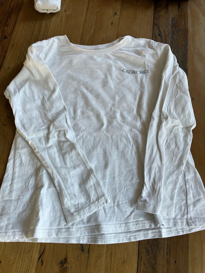 Tee shirt blanc avec paillettes