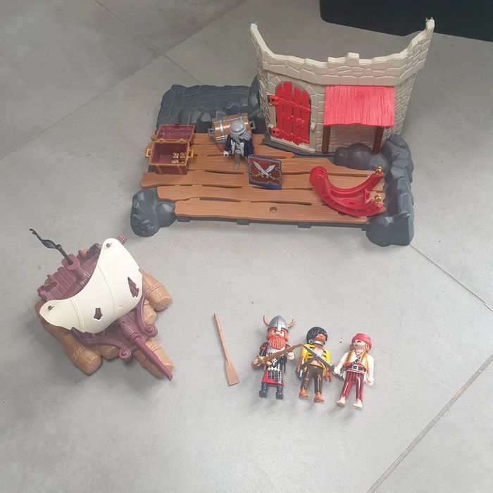 L ile des pirate + le radeau playmobil 3 pirates + 1 fantôme pirate - photo numéro 3