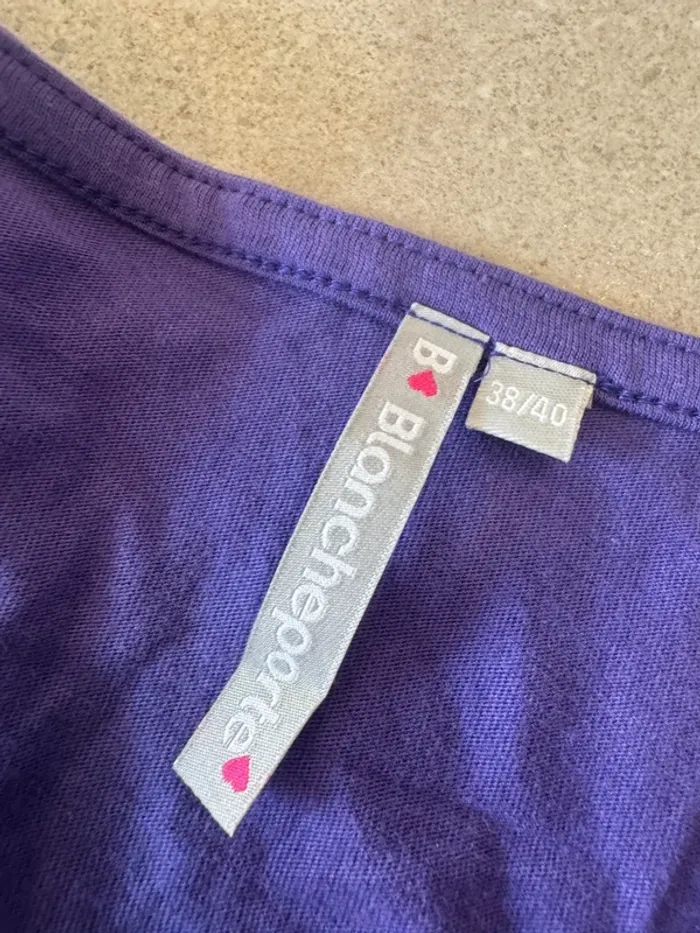 Haut sans manches violet blanche porte, taille 38/40, très bon état - photo numéro 2