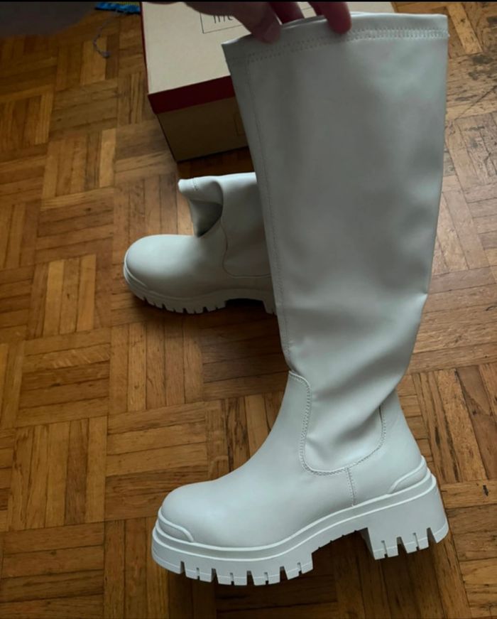 Bottes cuissardes longues beige ultra tendance moutmout à l'intérieur, neuf, T. 38