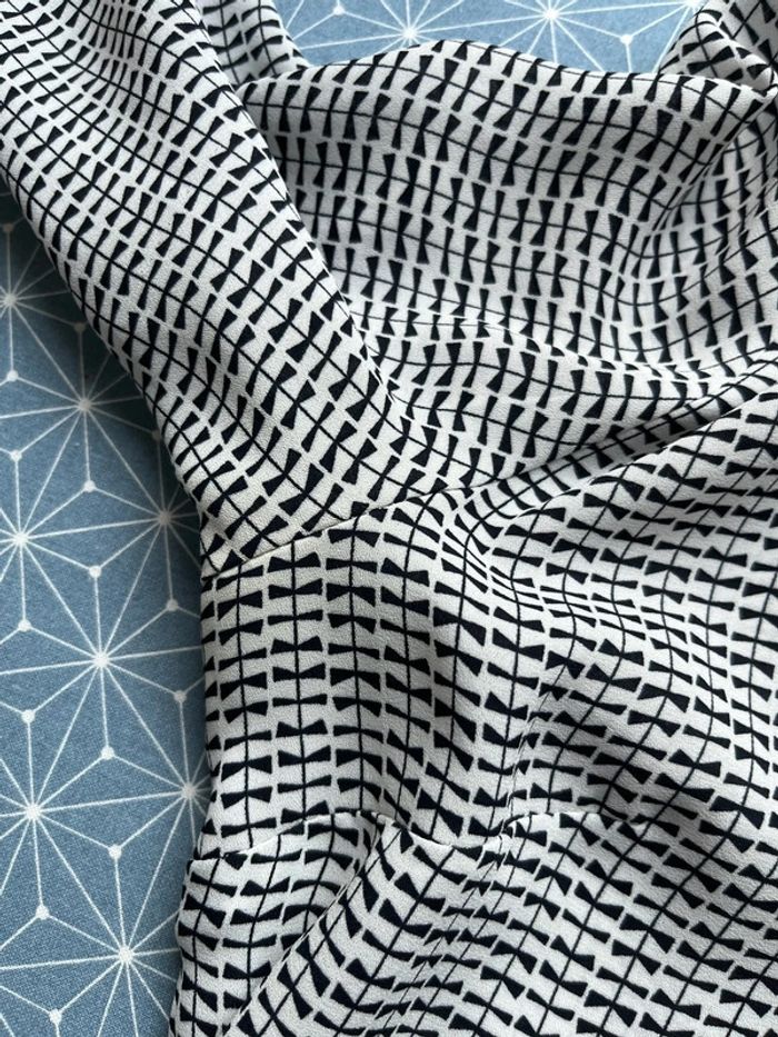 Haut à motifs femme couleur blanc noir Kiabi taille M très bon état - photo numéro 5