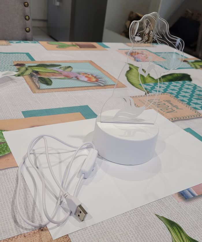 LAMPE VEILLEUSE DECORATIVE ARIEL LA PETITE SIRENE COLORIS ROSE ! NEUF ! - photo numéro 3