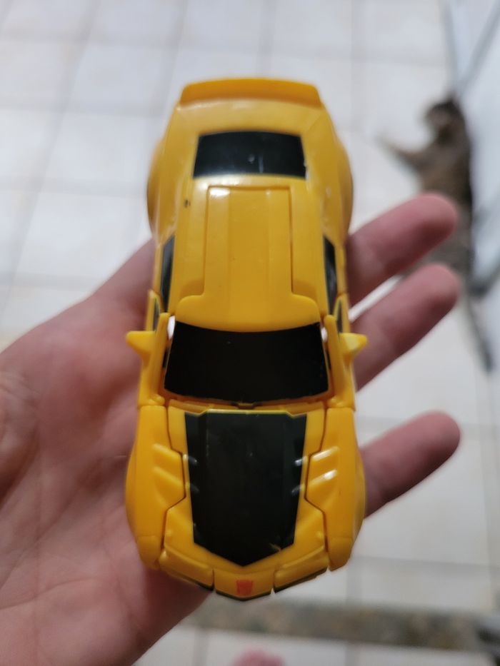 Voiture transformers bumblebee - photo numéro 3