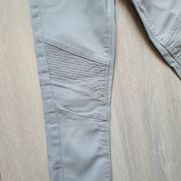 Jeans slim gris. Garçon 8 ans. Marque Kiabi - photo numéro 2