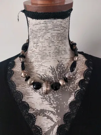 collier grosses perles noires et acier 🥳