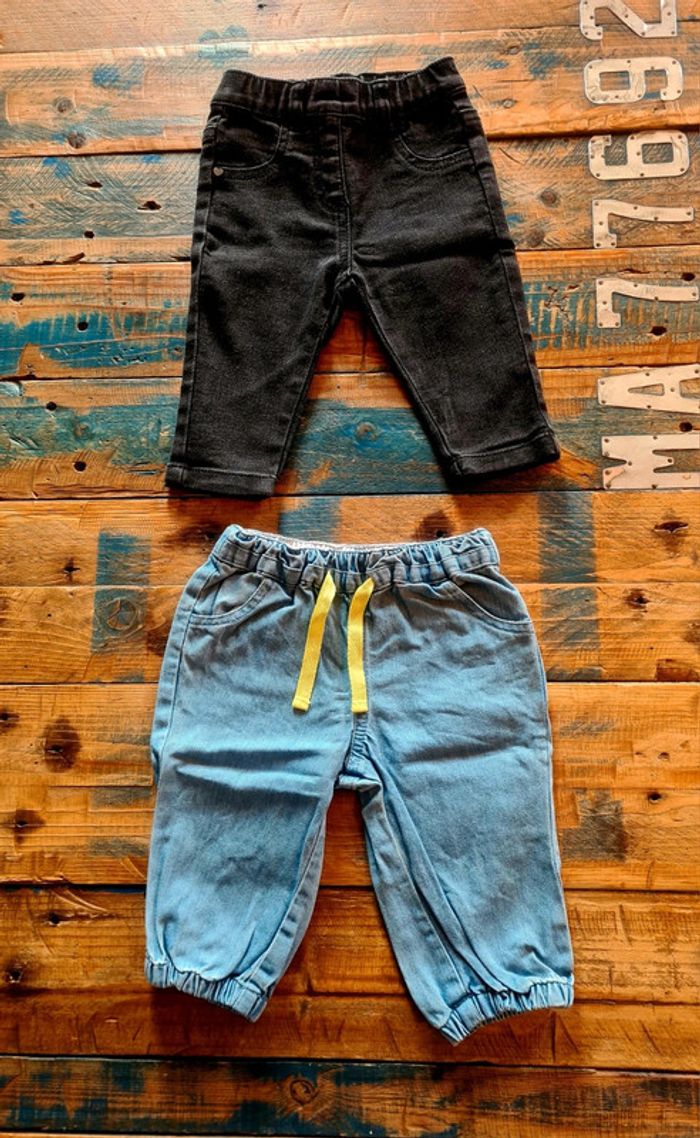 Lot de 2 jeans pour bebe fille
