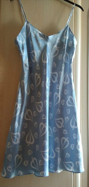 Nuisette satinée bleu clair