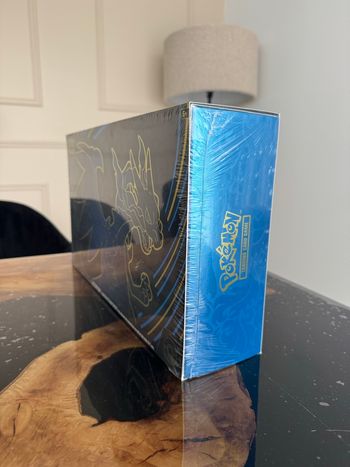 Upc coffret ultra premium dracaufeu x EX