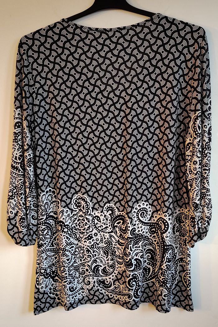 Blouse femme Armand Thiery noir blanc imprimé graphique manches 3/4 - photo numéro 3