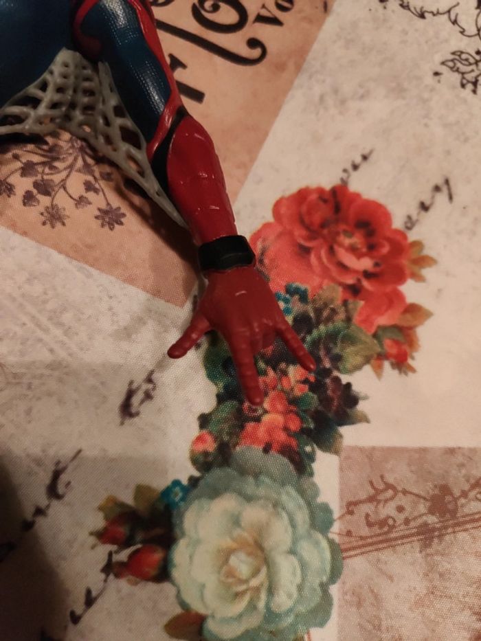 Figurine parlante articulée spiderman - photo numéro 9