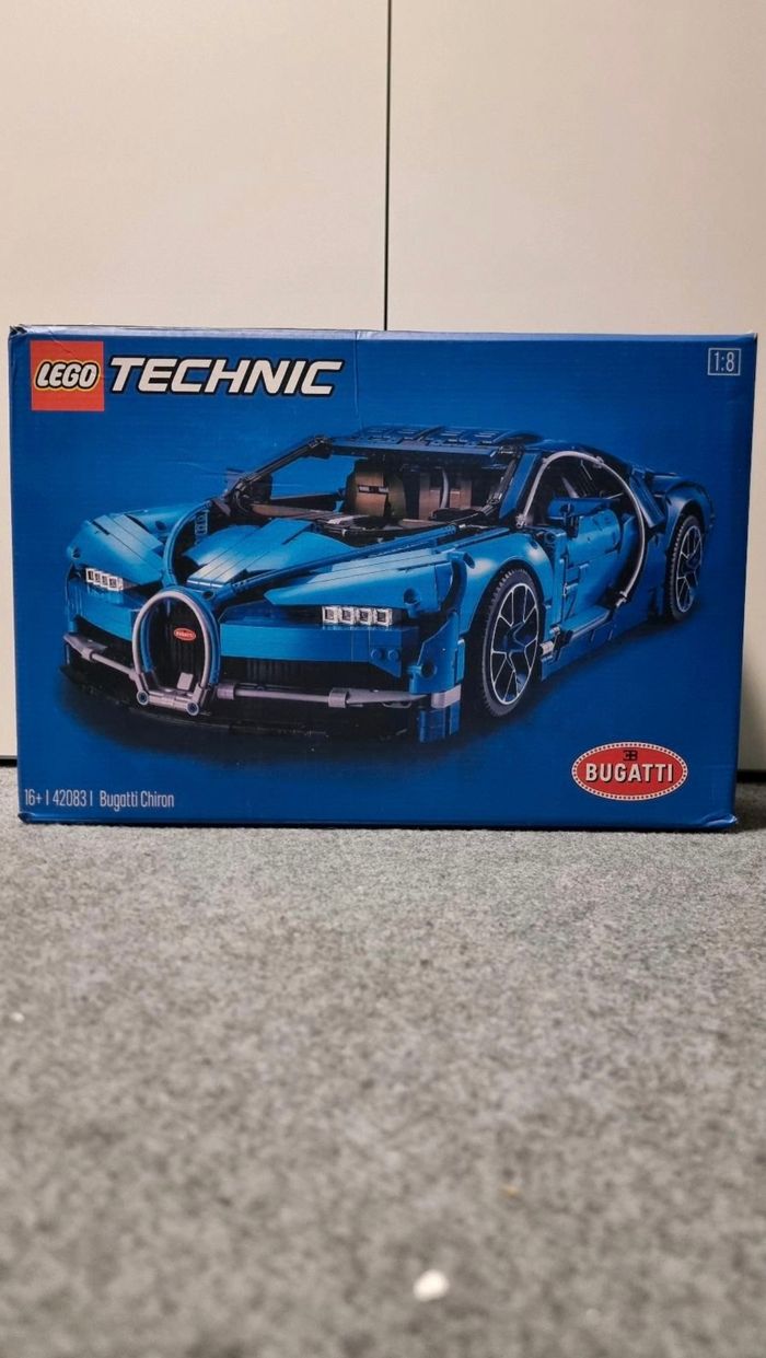 L  e  g   o       T  e   c   h   n  i    c      42083 B  u  g a   t   ti    C   h i  r   o  n  Neuf