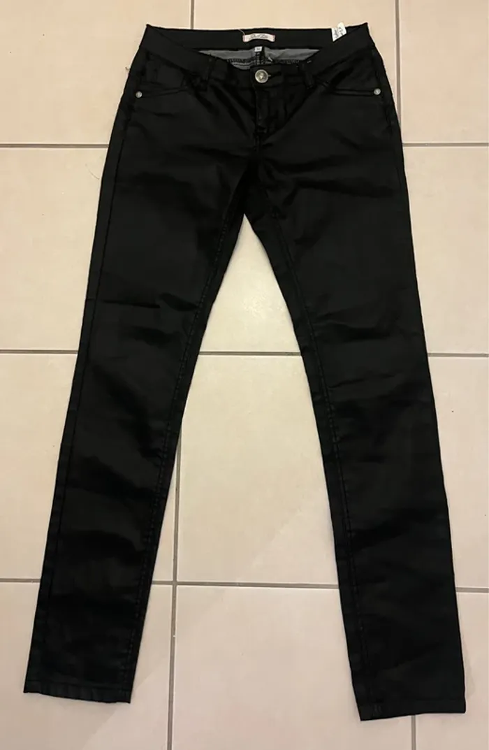 Pantalon enduit noir