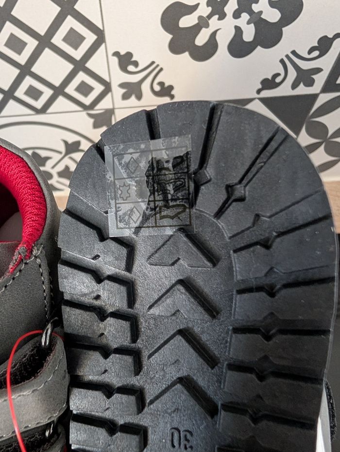 Baskets garçon. Taille 30. Neuf. Balducci. Semelle intérieure en cuir - photo numéro 7