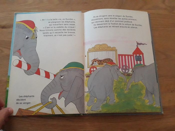 Livre Dumbo héros du cirque - photo numéro 7