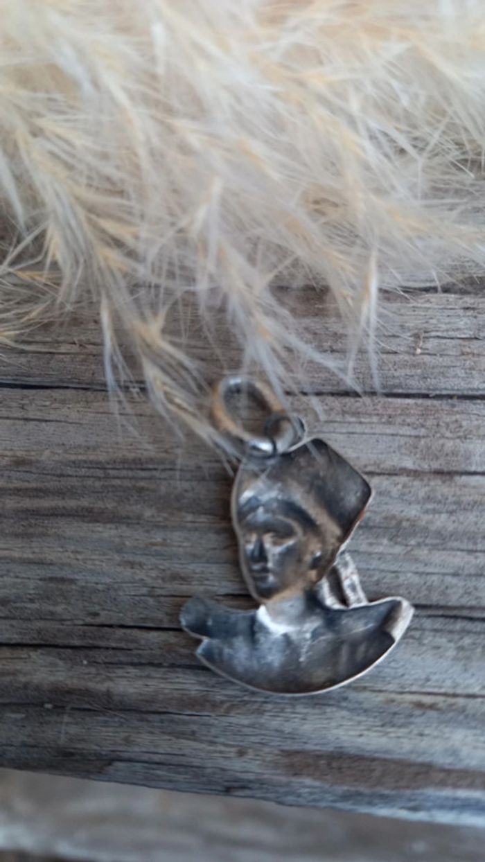 Pendentif tête vintage - photo numéro 3