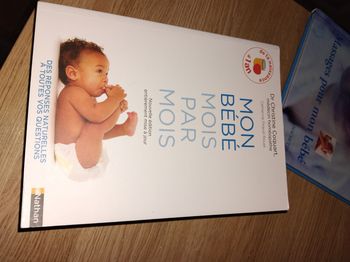 Livre mon bébé mois par mois
