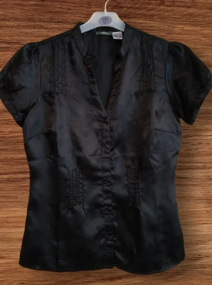 Blouse noire chic & élégante