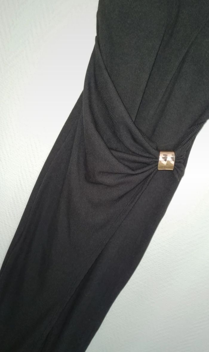 Robe femme inconnu - photo numéro 3