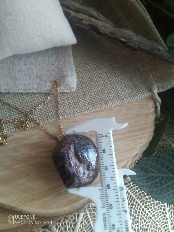 Collier pierre de grenat brute lithothérapie - photo numéro 3