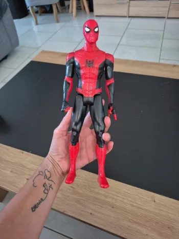 Figurine spiderman