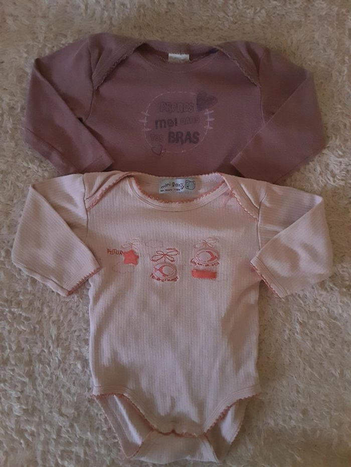 Lot 2 bodies 12 mois
