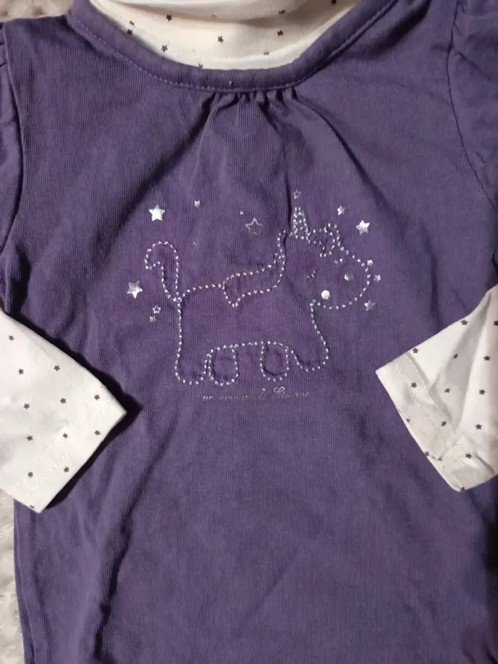 T-shirt col roulé licorne 🦄 9 mois - photo numéro 2