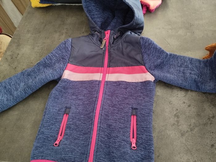 Lot vêtements fille 6 ans - photo numéro 2