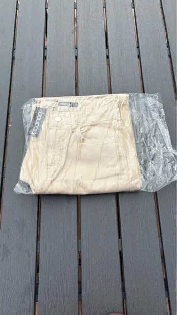 Jean droit beige crème Boohoo taille 34 / XS