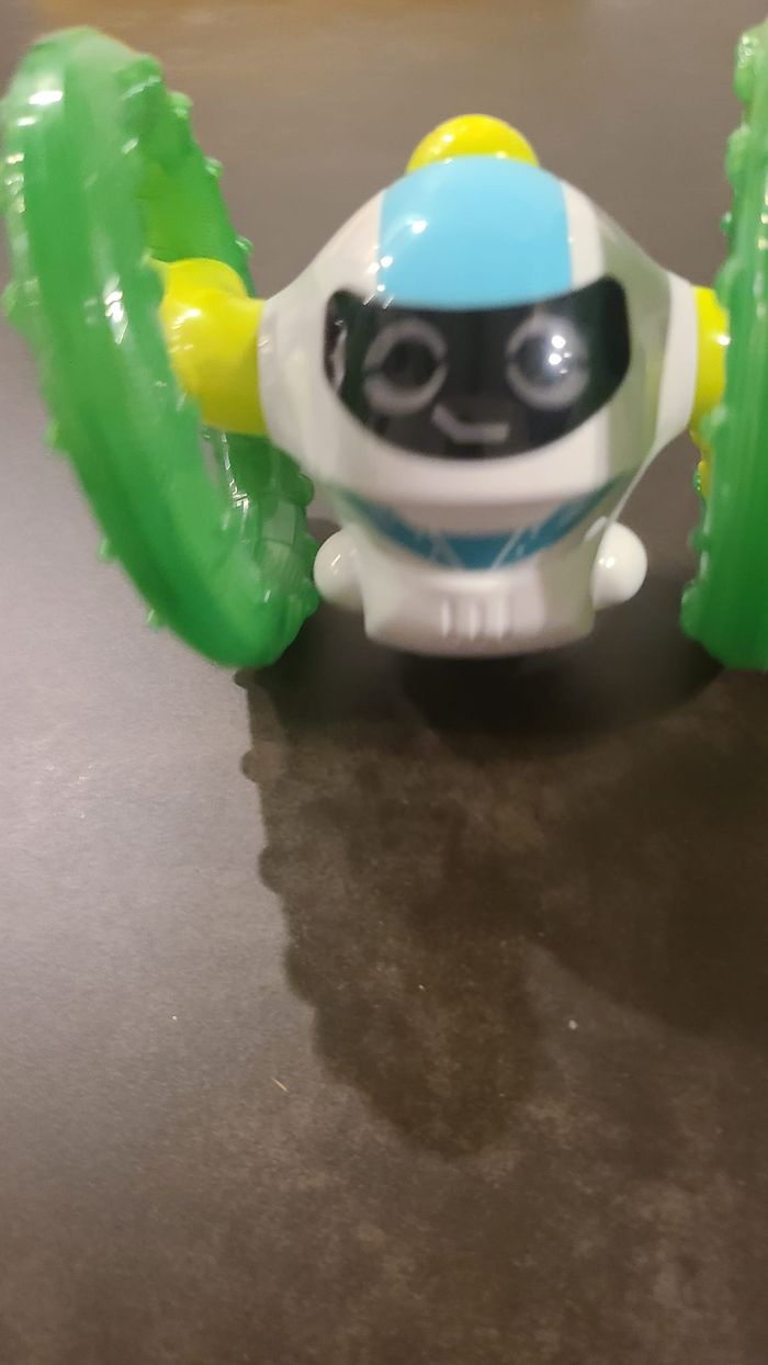 ONE TWO FUN Mon robot rigolo lumineux - photo numéro 4