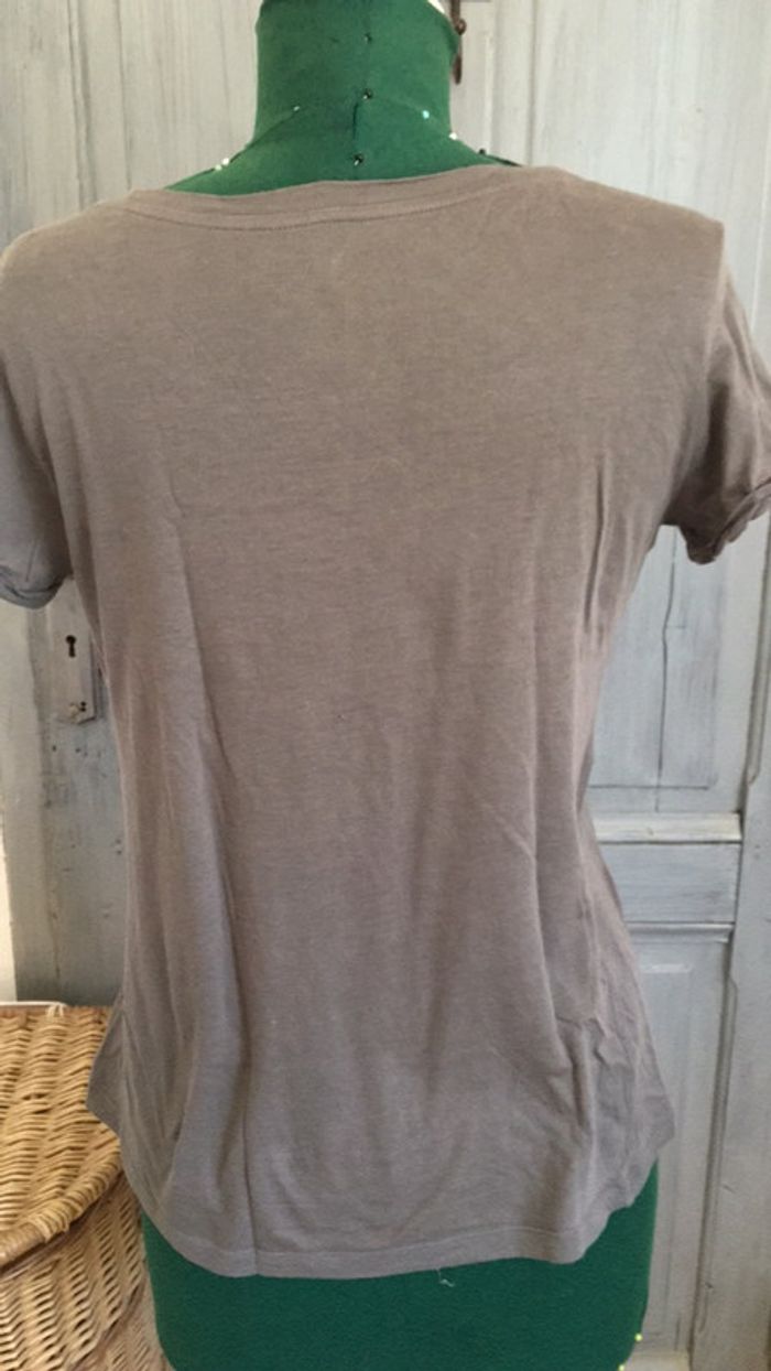 T shirt gris lion - photo numéro 4