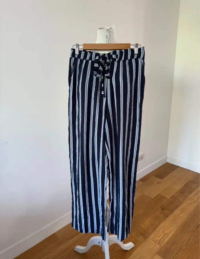 Joli pantalon fluide L/40