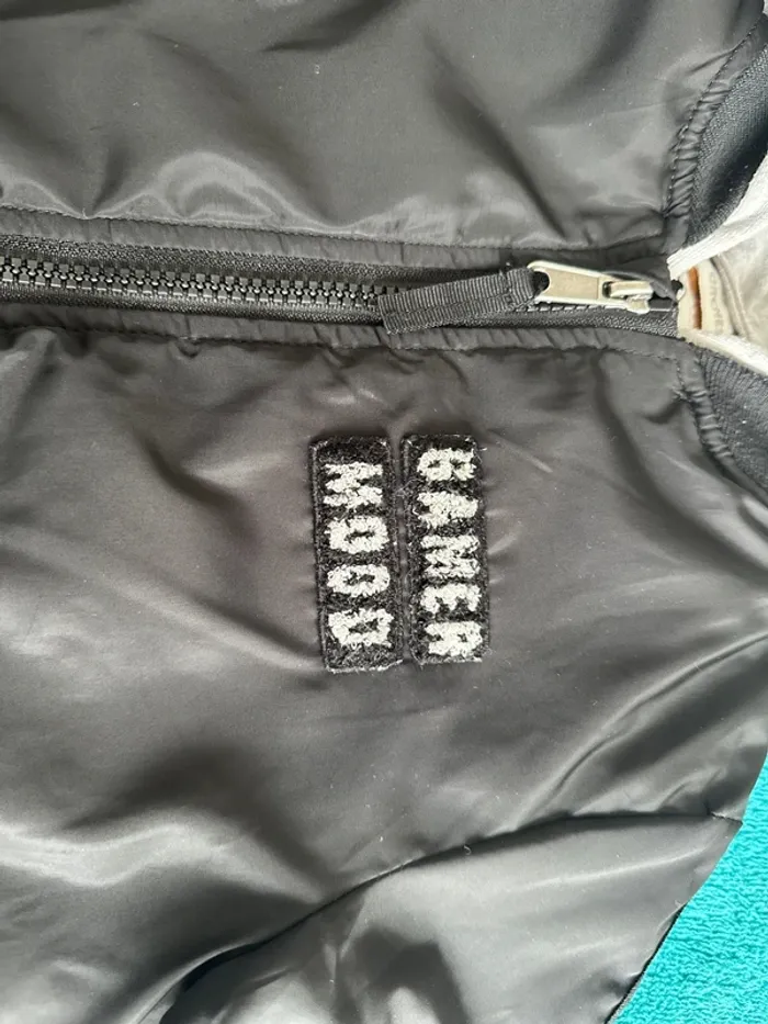 Vends veste taille 5 ans - photo numéro 2