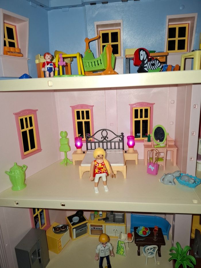 Maison Playmobil rose Dolhouse complète - photo numéro 5