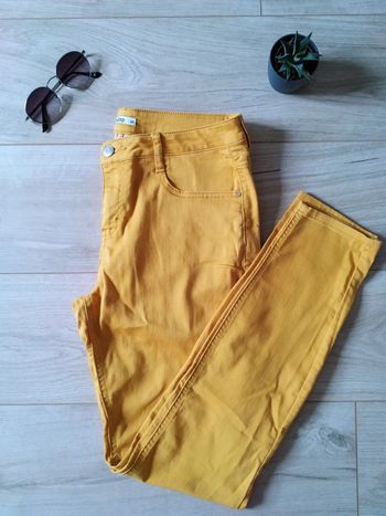 Jeans jaune 💛 taille 40