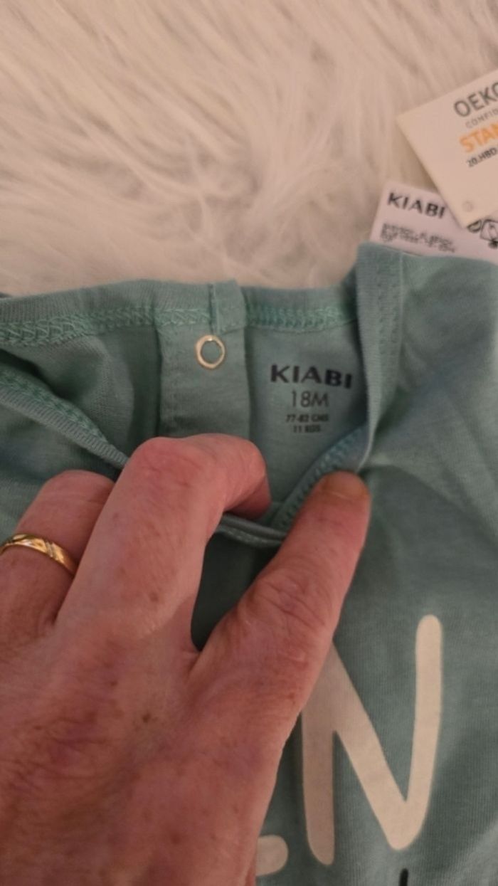 Neufs non portés 🥰💙 débardeurs 18mois  garçon 💙🥰 - photo numéro 2