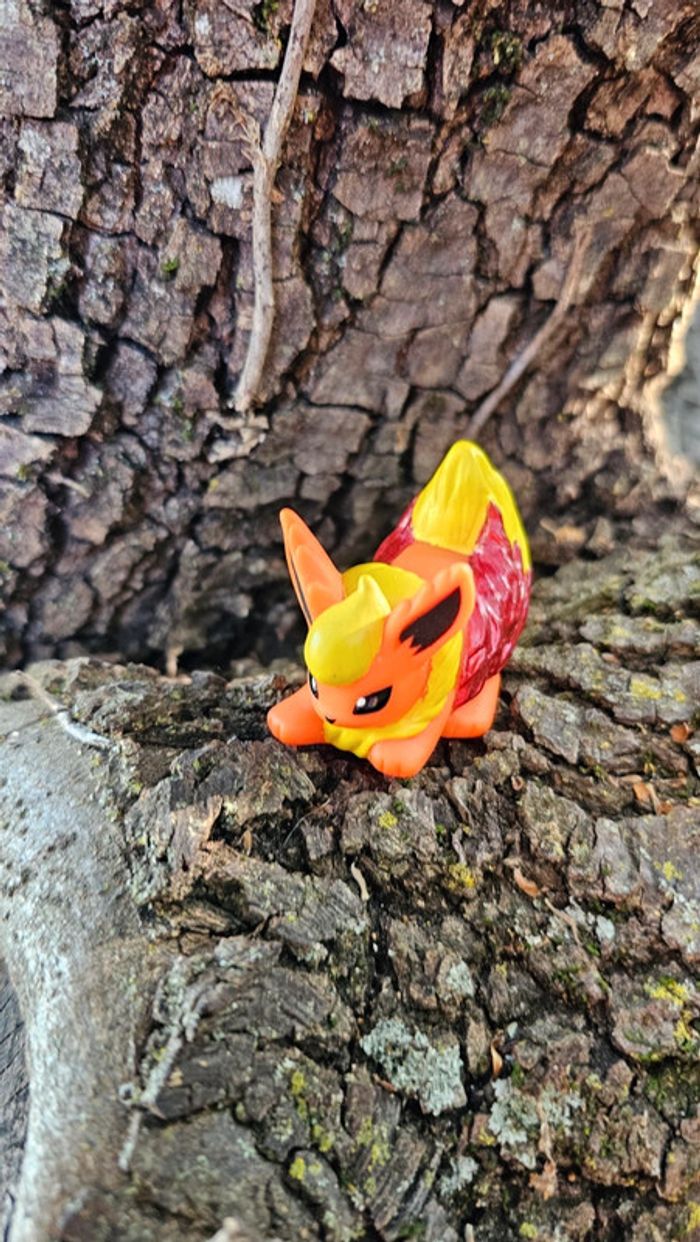 Super figurine Pokemon Nintendo finger puppet pyroli