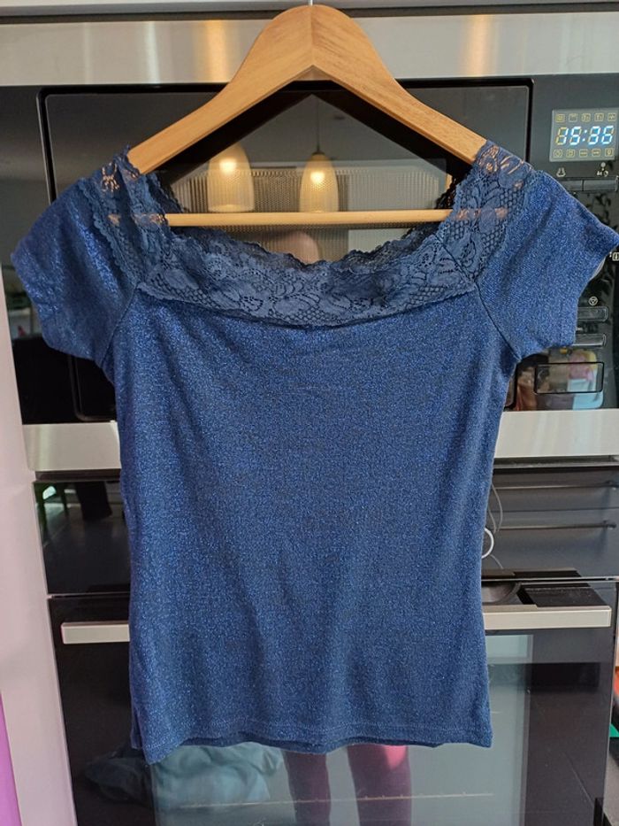 Haut bleu dentelle Morgan