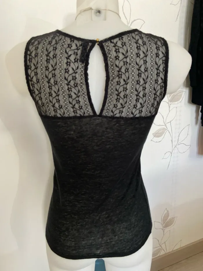 Top dentelle fleurie NafNaf noir Taille S - photo numéro 2